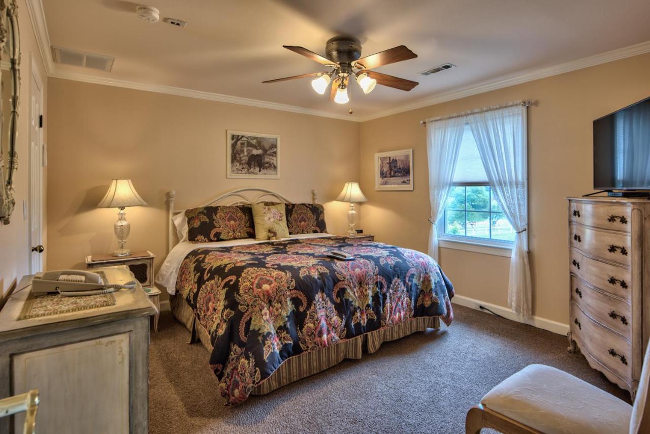 Southern Cross Guest Ranch Мадисън Екстериор снимка