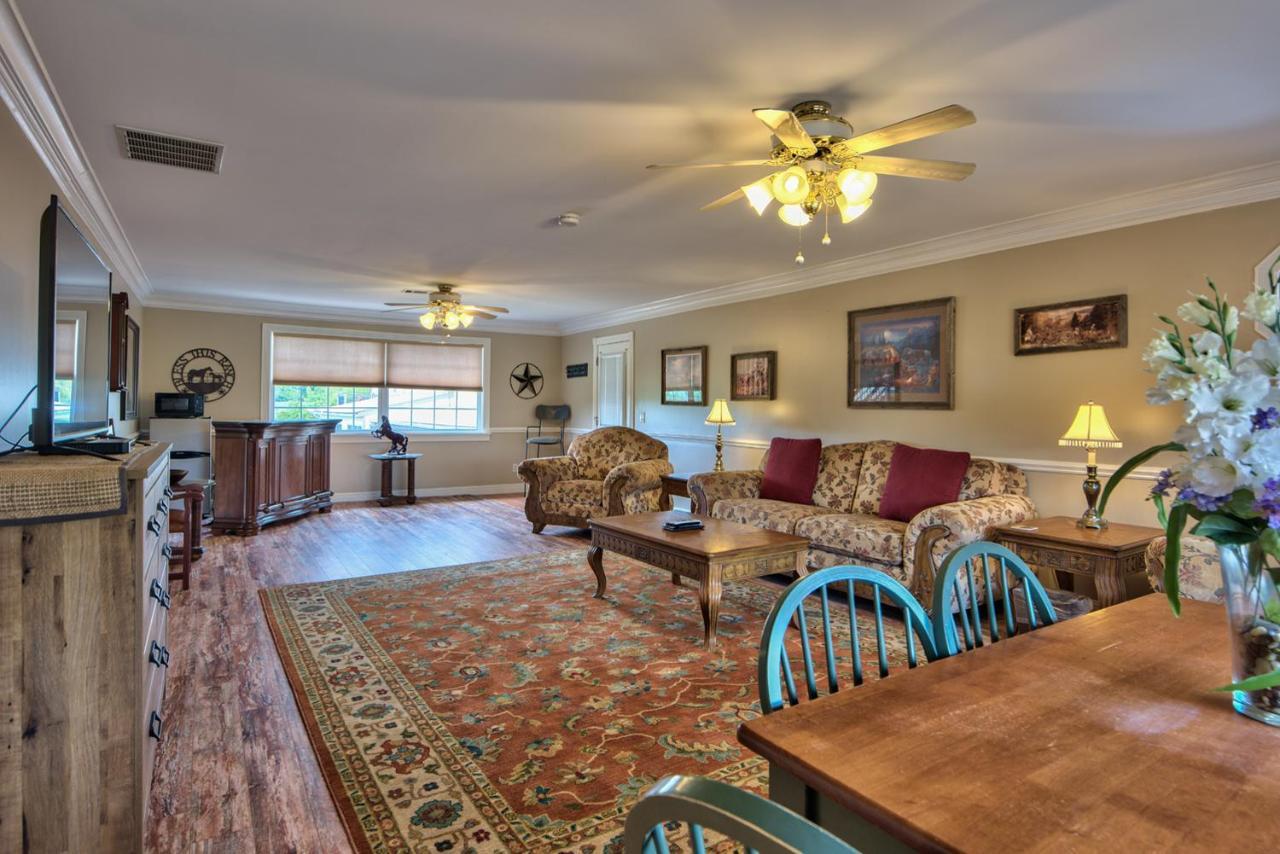Southern Cross Guest Ranch Мадисън Екстериор снимка